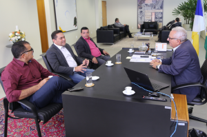 Presidente da ATM visita o conselheiro do Tribunal de Contas, Manoel Pires dos Santos