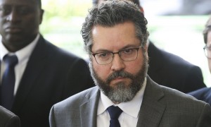 Novo ministro de Relaoces Exteriores do Brasil acredita que as mudancas climaticas sao conspiracao marxista