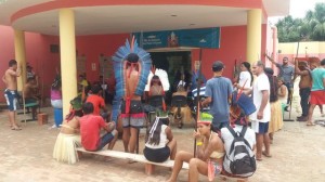 Indios seguem protesto e vao para segundo dia ocupacao de sede