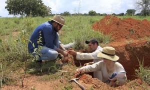 Meio Ambiente realiza Projeto Campo Sustentavel e inicia fase de analise de solo