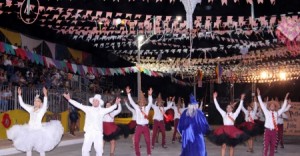 Vigesimo Arraia da Amizade encerra ao som de muito forro e animacao