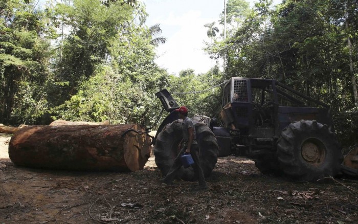 Grupo cria codigo que bloqueia tratores em areas protegidas