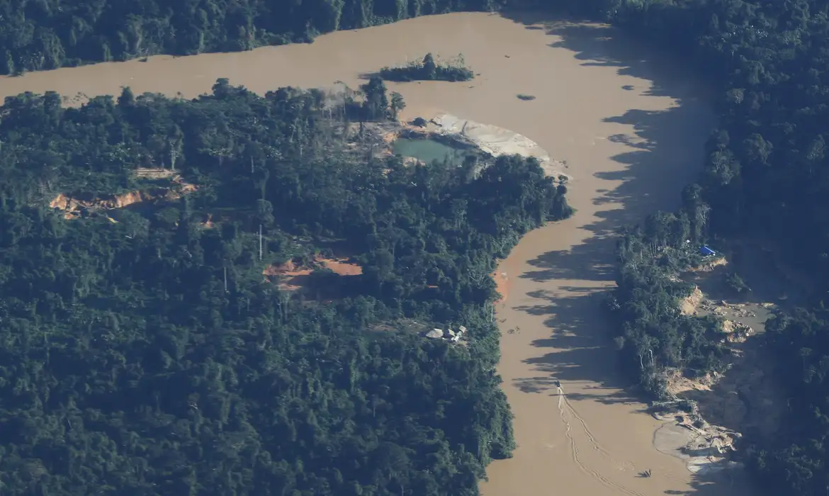 Ministério Público Federal denuncia mineração ilegal na Amazônia